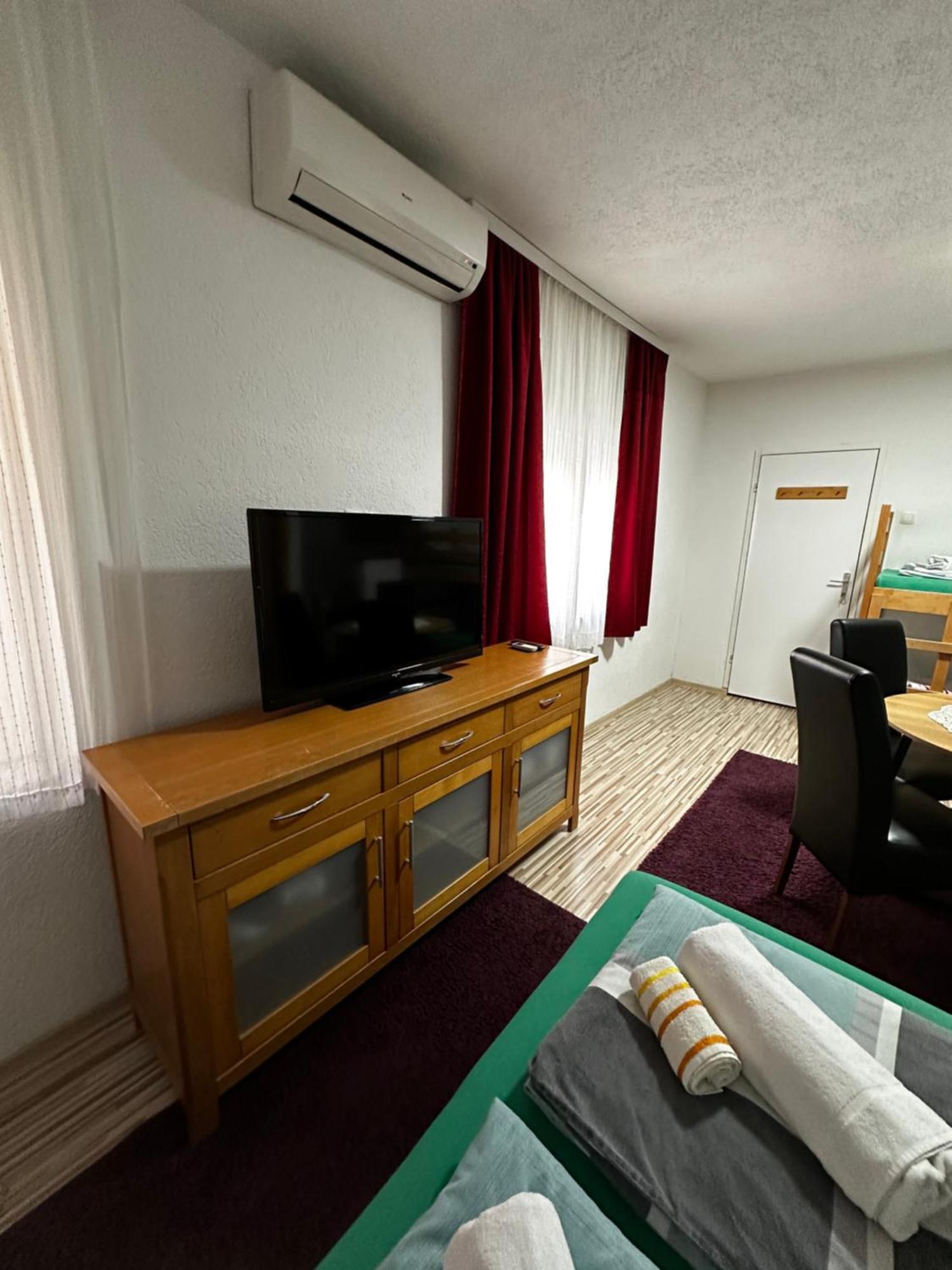 Guest House Nana Mostar Buitenkant foto