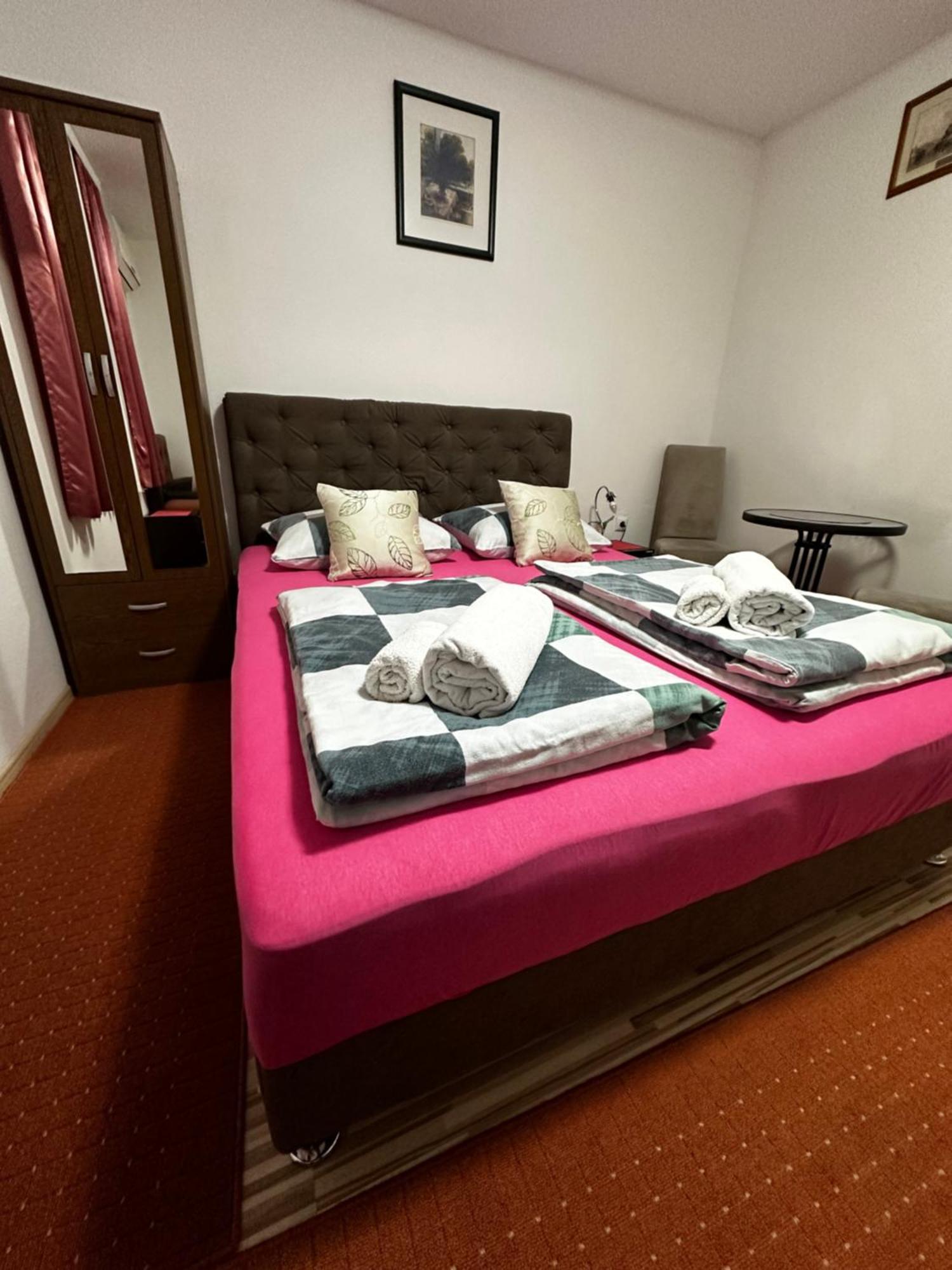 Guest House Nana Mostar Buitenkant foto