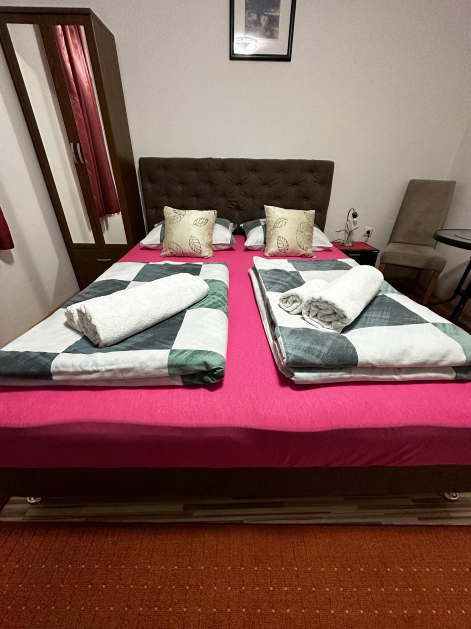 Guest House Nana Mostar Buitenkant foto