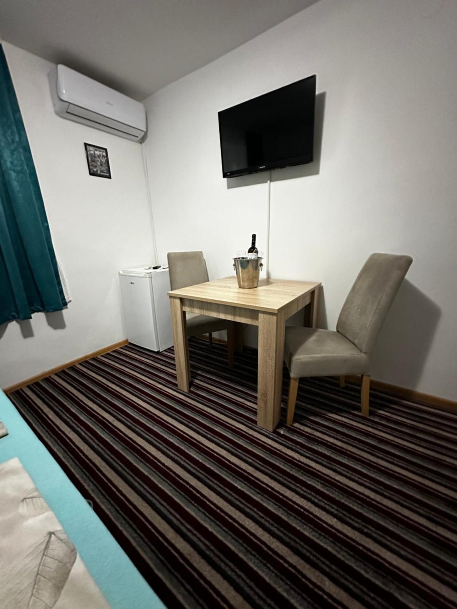 Guest House Nana Mostar Buitenkant foto