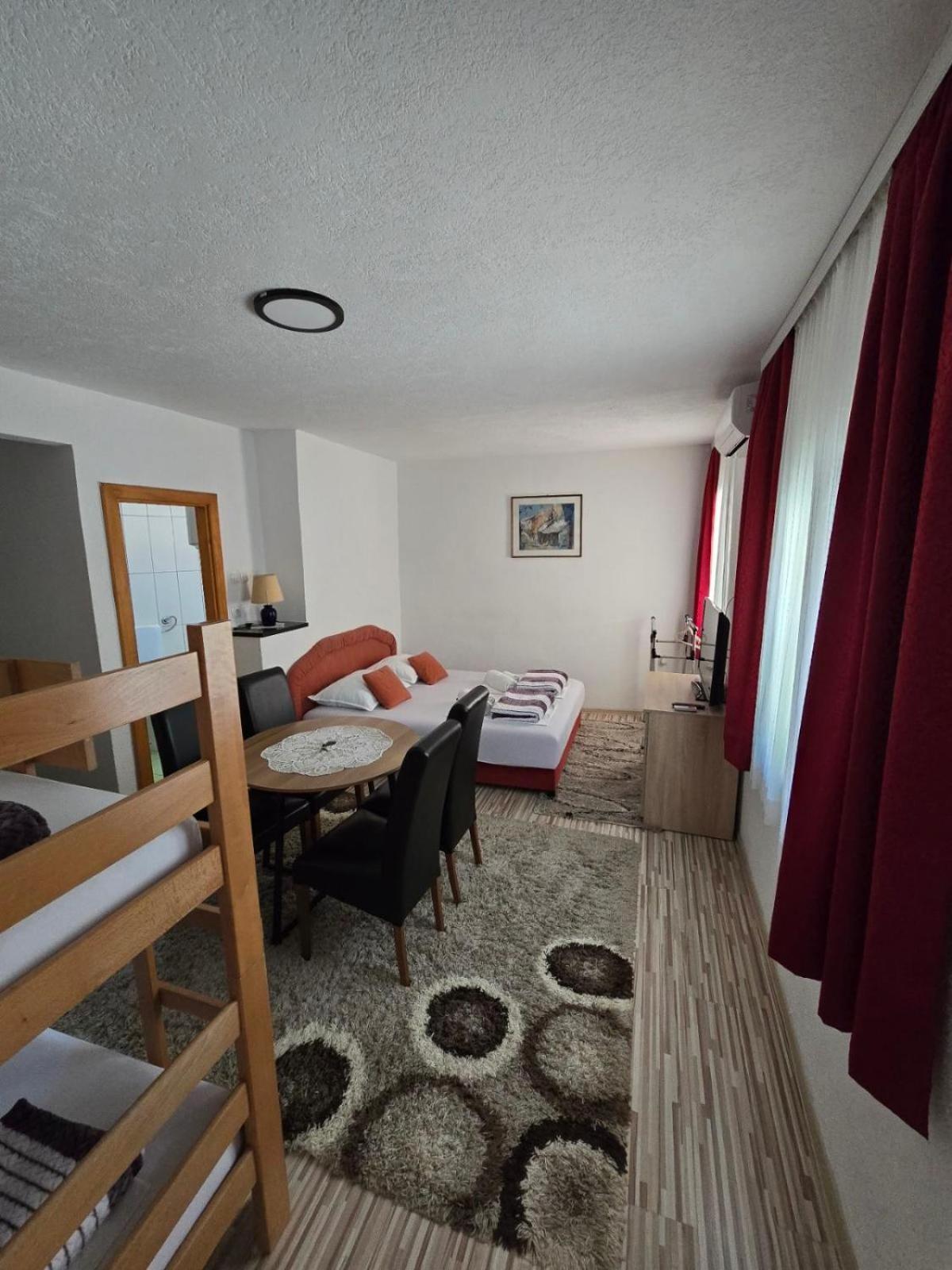 Guest House Nana Mostar Buitenkant foto