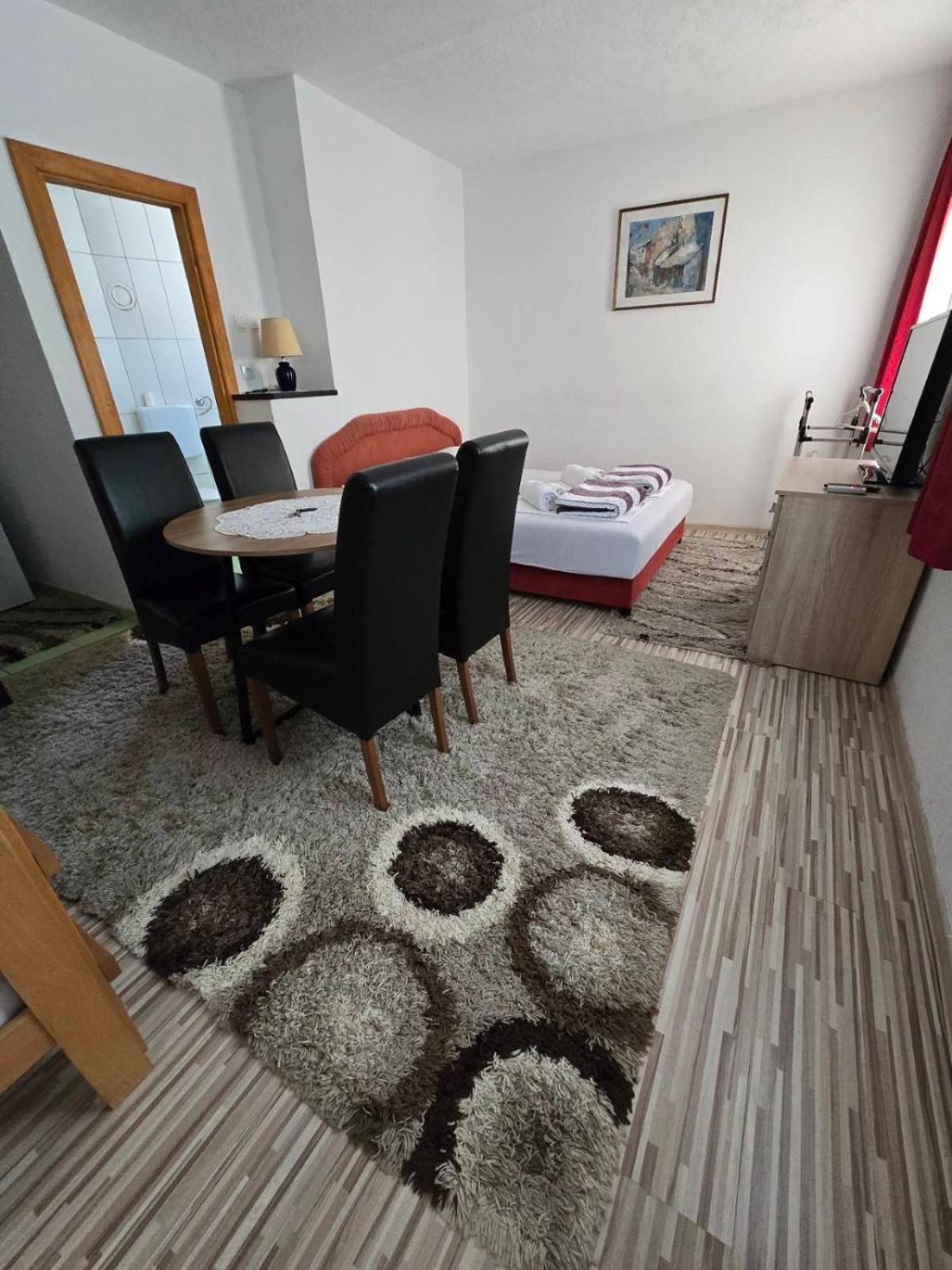 Guest House Nana Mostar Buitenkant foto