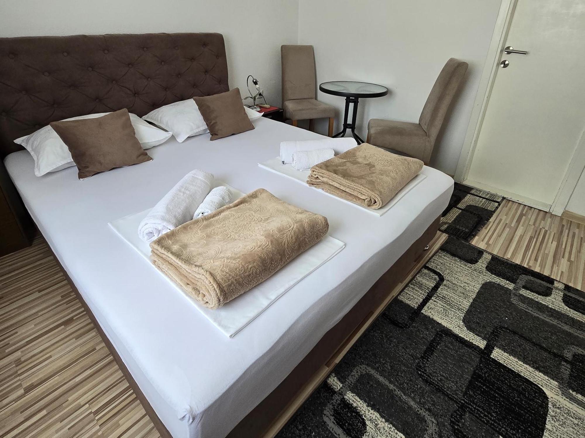 Guest House Nana Mostar Buitenkant foto
