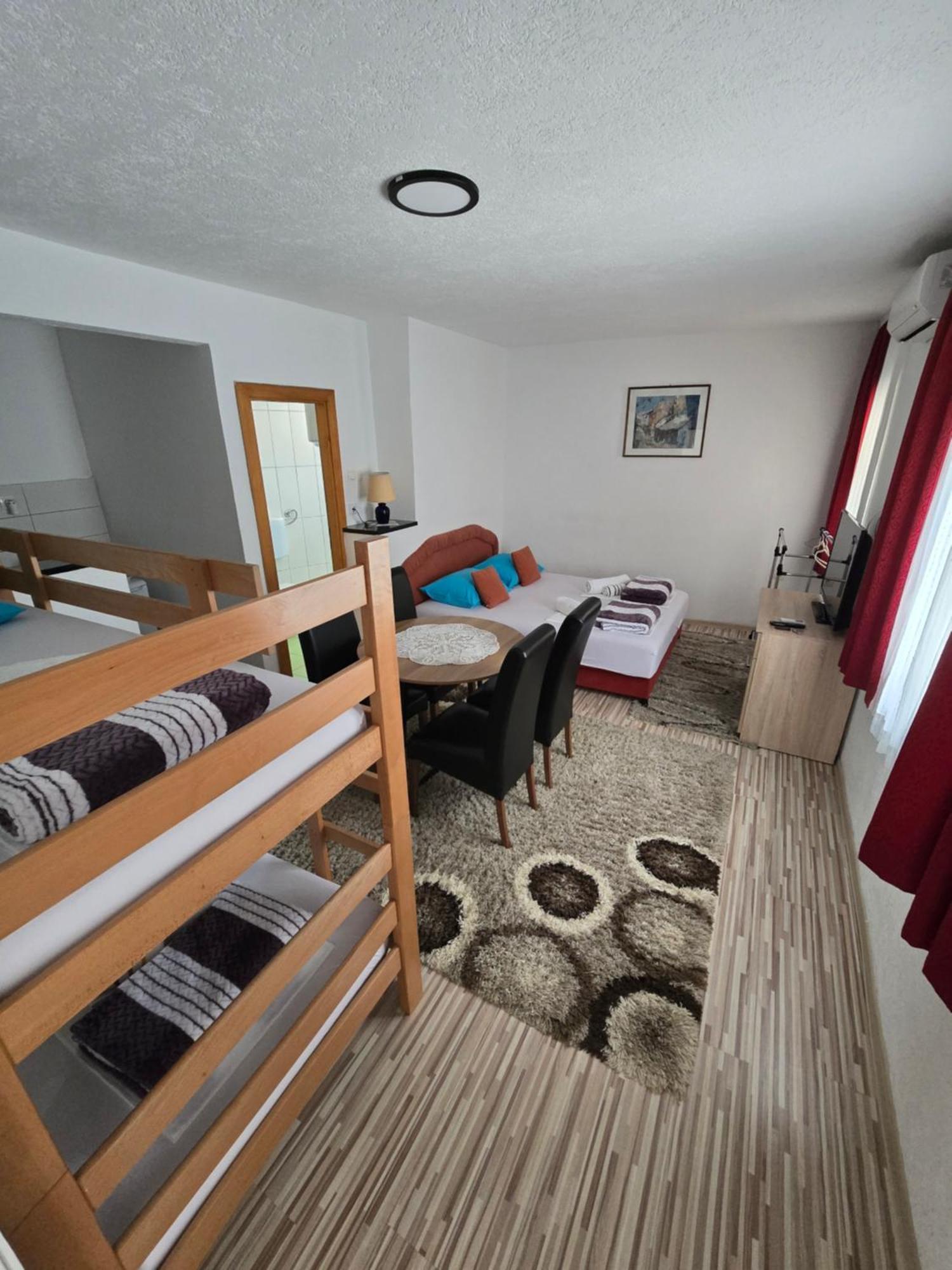 Guest House Nana Mostar Buitenkant foto